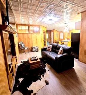 Charming Barn Retreat Surrounded by Nature Near Lake O the Pines in Texas - 4