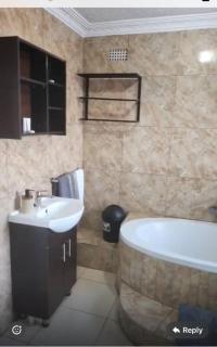 Southerton Luxury 4 bedroom holiday home - 3