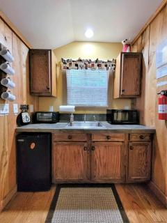 Furry Friends and Fields: Pet-Friendly Cabin with Unique Views in Sparta, TN - 9