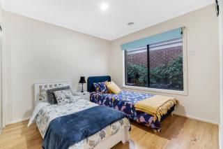 Spacious & cozy retreat in Melbourne west - 3
