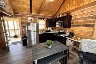 Remarkable Cabin with Fire Pit and Jacuzzi in Indiana - 8