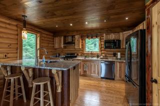 Experience Hilltop Privacy in a Luxury Log Home with Epic Mountain Views in Lake Placid, NY - 9