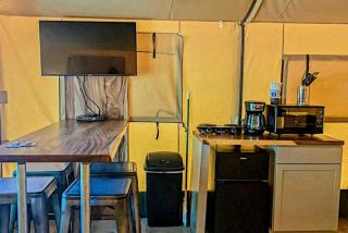 Safari Tent Glamping in Texas for the Best Creekside Vacations in Cibolo - 9