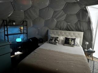 Romantic and Unique Geo Dome Perfect for Stargazing and a Weekend of Exploring Terlingua Ghost Town - 9