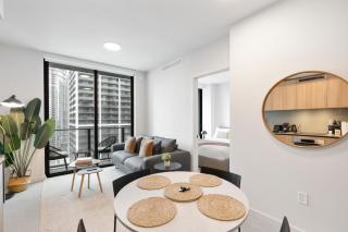 Downtown Miami Condo w Den in 501 First - 8