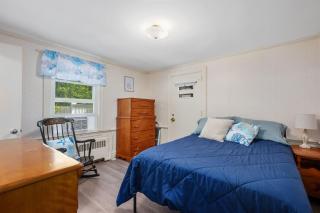 Family Pet-Friendly Cape Escape Near Beach - Hyannis - 3