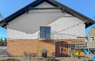 1 Bedroom Cozy Apartment In Szlachta - 4