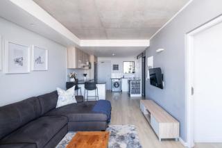 Modern Two Bedroom Unit, Mountain & Harbour Views - 4