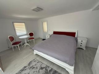 Lukas Guesthouse - 9