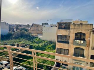 Family 3BR Apartment in Swieqi I Spacious Bright & Cot - 3
