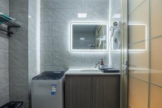 Qimiju Hotel Zhangjiajie Dayong Ancient City BranchCentral Business District , close to Tianmen Cableway , Spacious Room With Projector and Washing Machine , 24h Butler Service , Attraction Tickets Service - 5