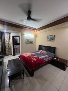 Studio Appartment available in bahria phase 1 near to car chowk - 7