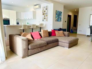 Swieqi Family 3BR Spacious and Bright Apartment I Cot & HighChair - 2