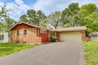 Fenced Yard & Patio! Shawnee Getaway 2 Mi to Dtwn - 0