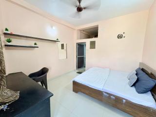 Hotel 5 Star Yatri Vishram Dormitory And Rooms - 7