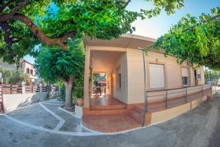 Seaside Plitra Paradiso - Steps from the Beach - 2