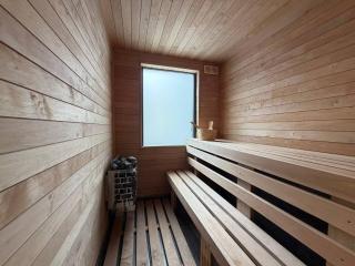 4BDR Apartment with Sauna - 8