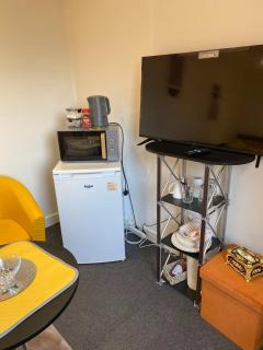 Self-Contained Studio with Ensuite & Private Access - 2