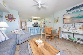 Royal Palms 1007 - 7