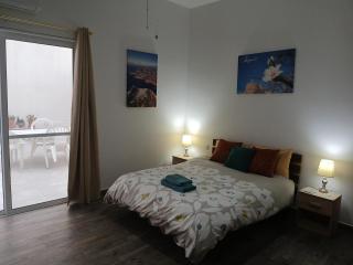 Large, Spacious 3 Bedroom Apt Near the Sea - 7