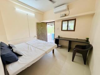 Hotel 5 Star Yatri Vishram Dormitory And Rooms - 4