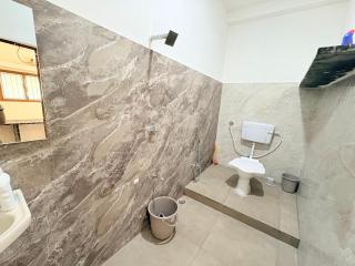 Hotel 5 Star Yatri Vishram Dormitory And Rooms - 2