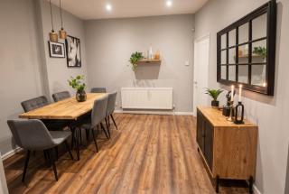 Stylish Three Bedroom Townhouse in Pemberton, Wigan - 9