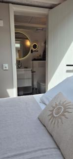 Tiny Villa de Haas luxe studio met heerlijk terras en Infraroodsauna - 8