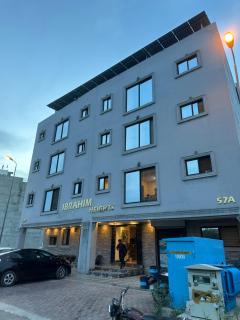 2 Bed Cozy Apartment SelfCheckin Near Airport DHA Phase 8 - 8