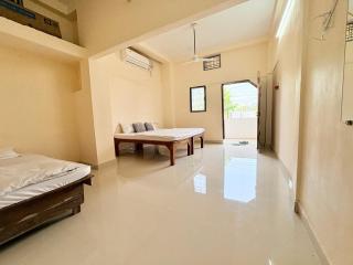 Hotel 5 Star Yatri Vishram Dormitory And Rooms - 1