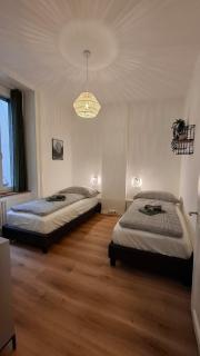City Views & Spacious Living with Rooftop Terrace - 3