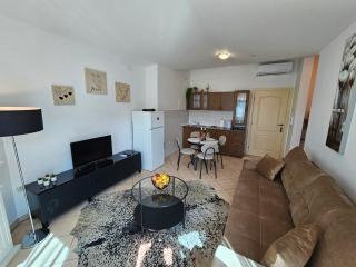 Luna Mare, One-Bedroom Apartment on Čiovo - 1