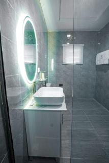 Lovely 4 bedroom apartment in Ikeja - 2