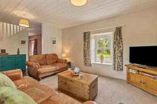 Secluded cottage with hot tub - 7