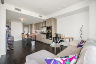 Bright and Cozy 1BR- Steps to Lougheed SkyTrain - 6