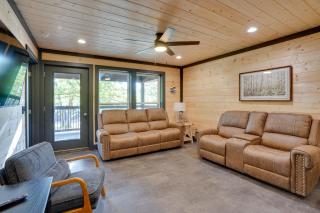 Walk to Kentucky Lake! Pet-Friendly Murray Duplex - 8