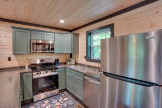 Walk to Kentucky Lake! Pet-Friendly Murray Duplex - 6