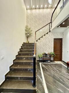 LUXURY 1Kanal 5BR MANSION in Lahore - 8