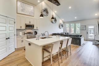 Soccer Fans Welcome! Luxe Raymore Escape w/ Patio - 4