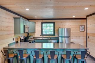 Steps to Lake! Pet-Friendly Murray Retreat w/ Deck - 9