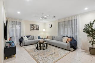 Luxury 5BR in Merriwa by Beyond Stay - 2
