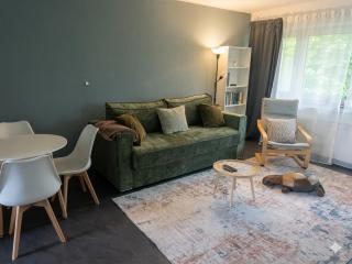 Modern & Zentral in Lev, schnell in Köln DDorf, schnelles WIFI, Netflix - 0