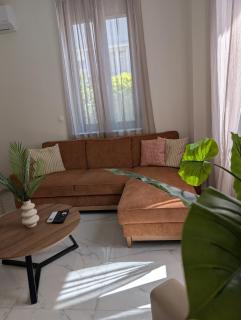 Modh Patras City Centre - Modern Design Oasis - 8
