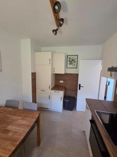 Ferienwohnung mit Balkon und Stadtnähe - 1
