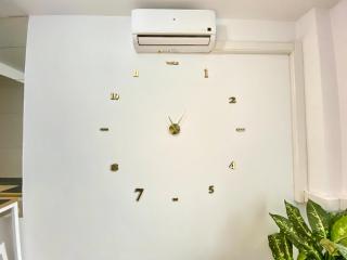 Family Apartment near Metro Blue Line - 2