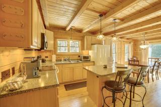 1/4 Mi to Hiawatha Forest Trails! Outdoor Retreat - 2