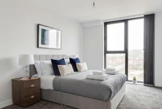 Central Birmingham 2 BED Modern Spacious Apartment - 8
