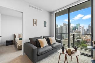 Modern Condo with Den in Downtown Miami - 1