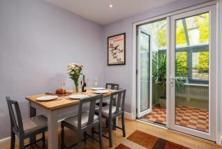 Stylish Truro Retreat Sleeps 5 With parking - 3