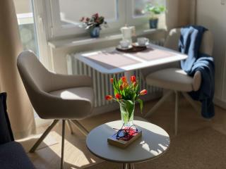 Urban Balance Apartment with Balcony - by Upstairs - 8